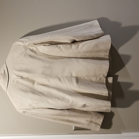 Women's pants suit, size 14, and champagne - Picture 3 of 4